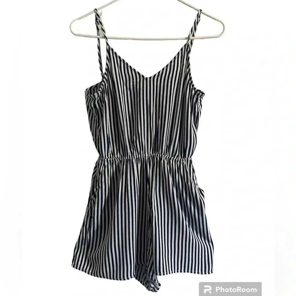 DIVIDED H&M Summer Striped Romper, Blue and White - Size XS